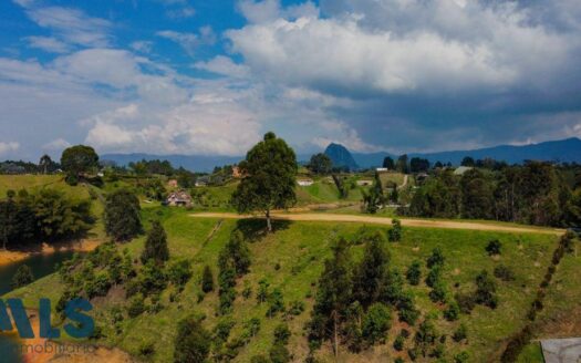 El Peñol Peninsula Lot with Marina and Development Potential – MLS 245869