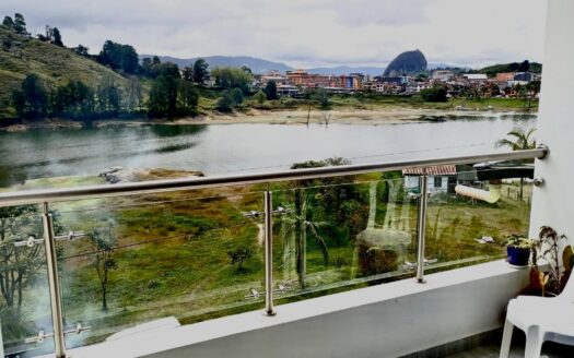 Guatapé El Roble 4-Bed Apartment w/ Patios – MLS 256136